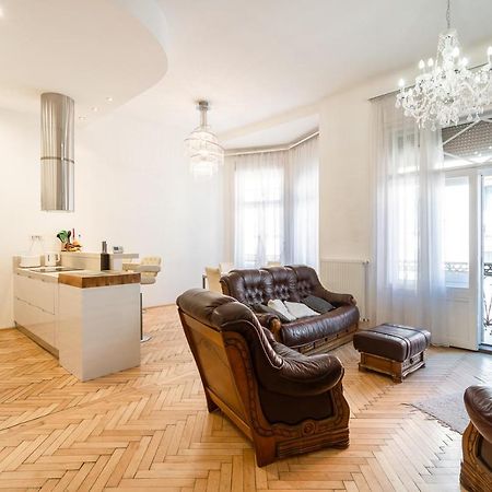 Garys Bright And Spacious Two Bedroom Flat Near Danube Boedapest Buitenkant foto