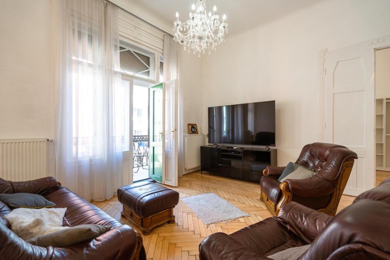 Garys Bright And Spacious Two Bedroom Flat Near Danube Boedapest Buitenkant foto