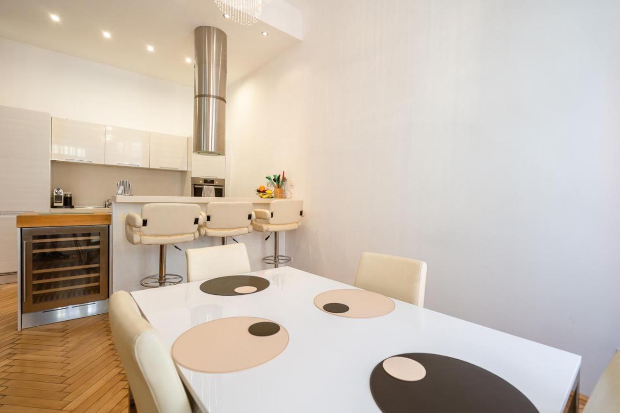 Garys Bright And Spacious Two Bedroom Flat Near Danube Boedapest Buitenkant foto