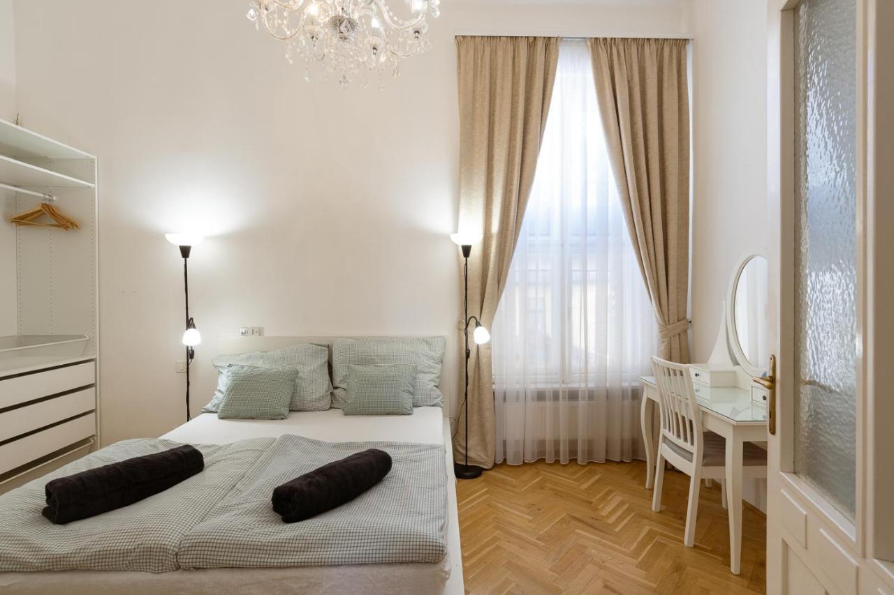 Garys Bright And Spacious Two Bedroom Flat Near Danube Boedapest Buitenkant foto
