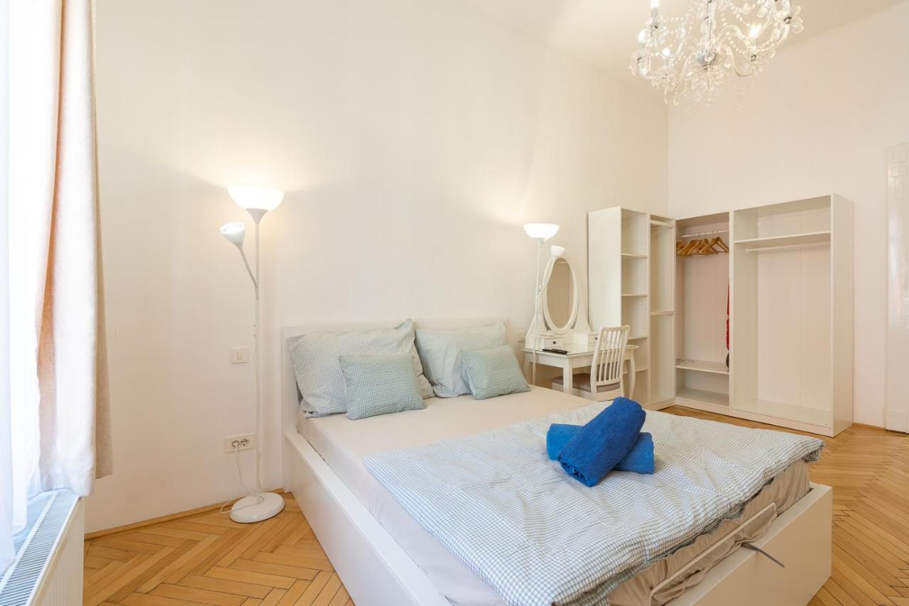 Garys Bright And Spacious Two Bedroom Flat Near Danube Boedapest Buitenkant foto