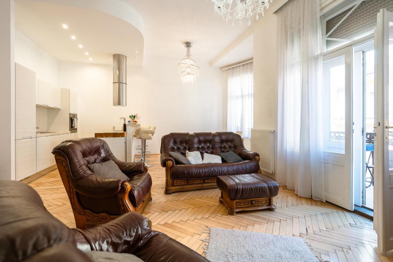 Garys Bright And Spacious Two Bedroom Flat Near Danube Boedapest Buitenkant foto